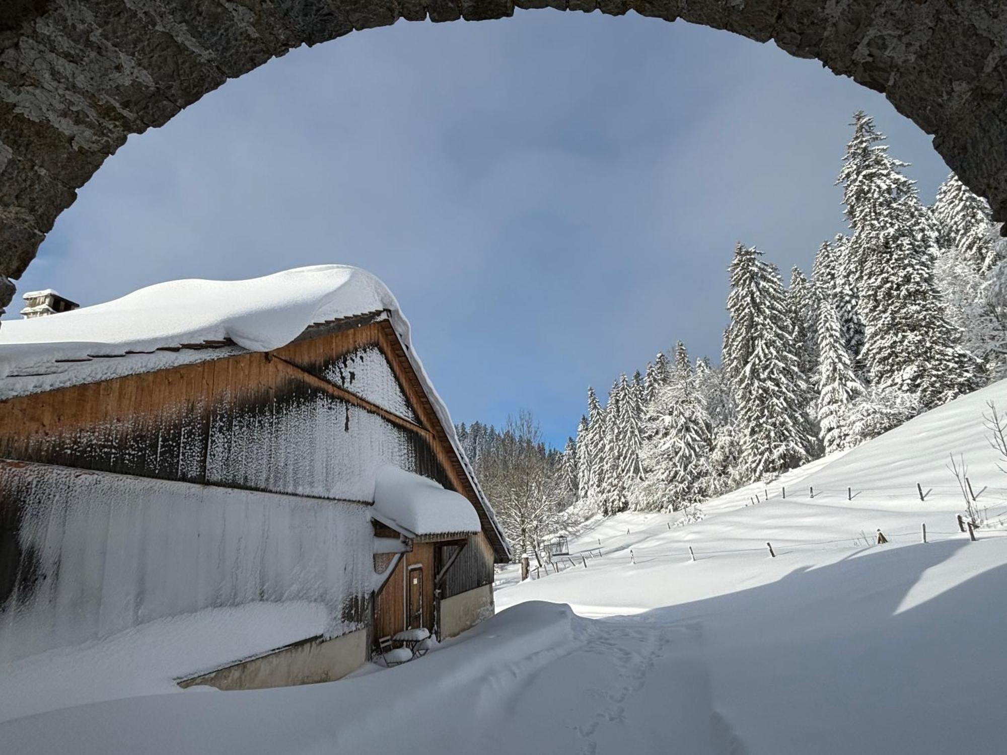 Relais De La Baume Leilighet Le Locle Eksteriør bilde